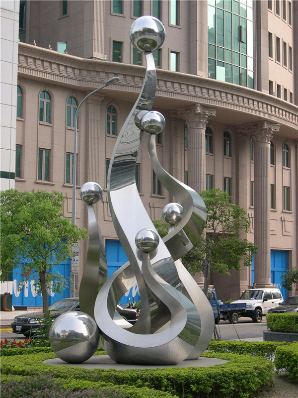 酒店門(mén)口不銹鋼雕塑.jpg 酒店門(mén)口不銹鋼雕塑.jpg
