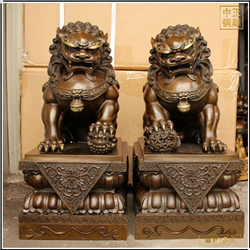 宮門銅獅子一對 宮門銅獅子一對